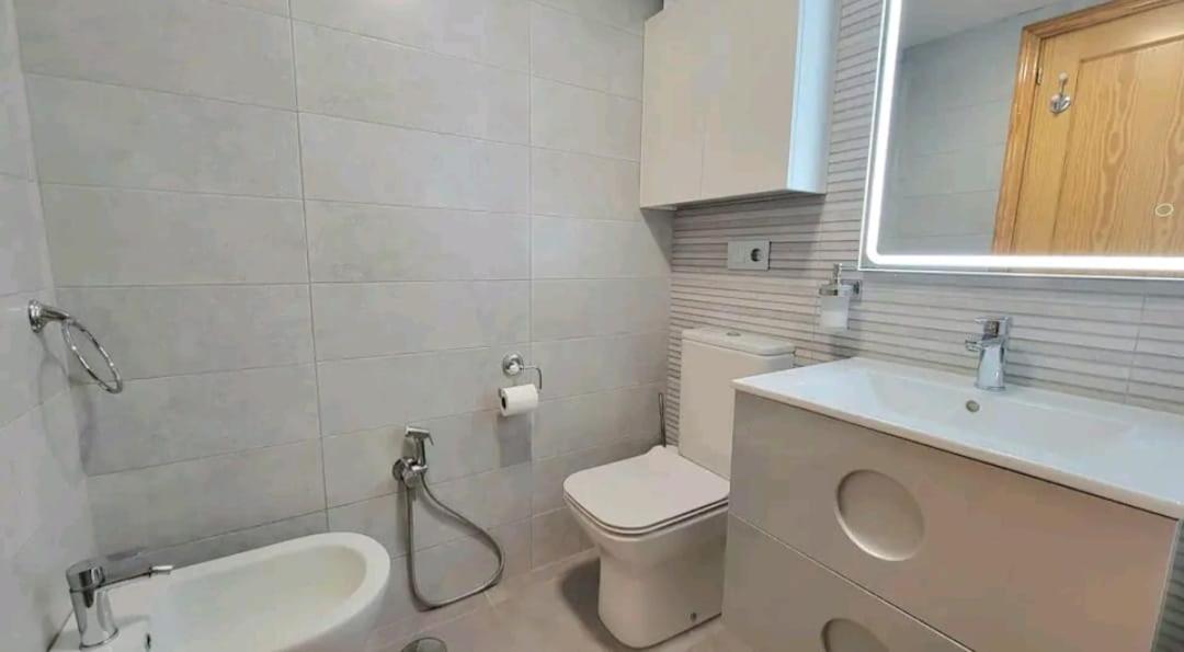 Vacanza Luxury Complex- Parking , Pool Only In The Summer , Rincon De Loix Appartement Benidorm Buitenkant foto